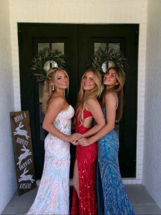 ‼️RED PROM DRESS‼️ - Picture 2 of 4